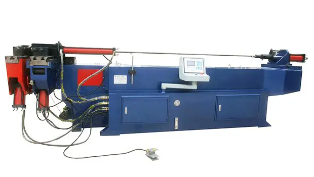 Curvadora de tubos semiautomática con mandril interior