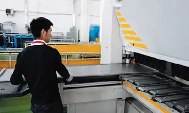 CNC folder folding car wall