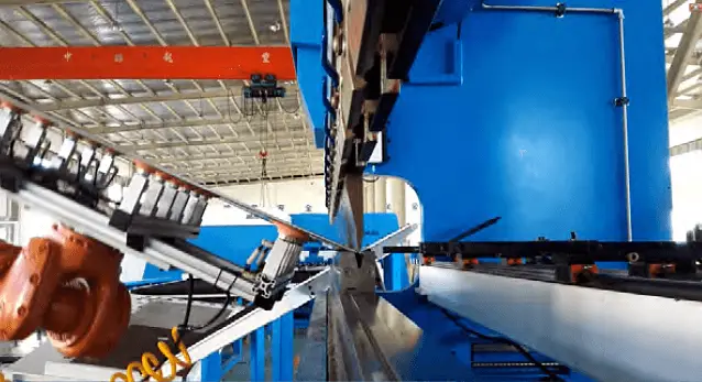 Robotic sheet bending