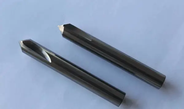 Acier au tungstène
