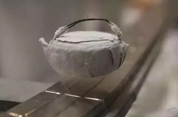 超伝導材料