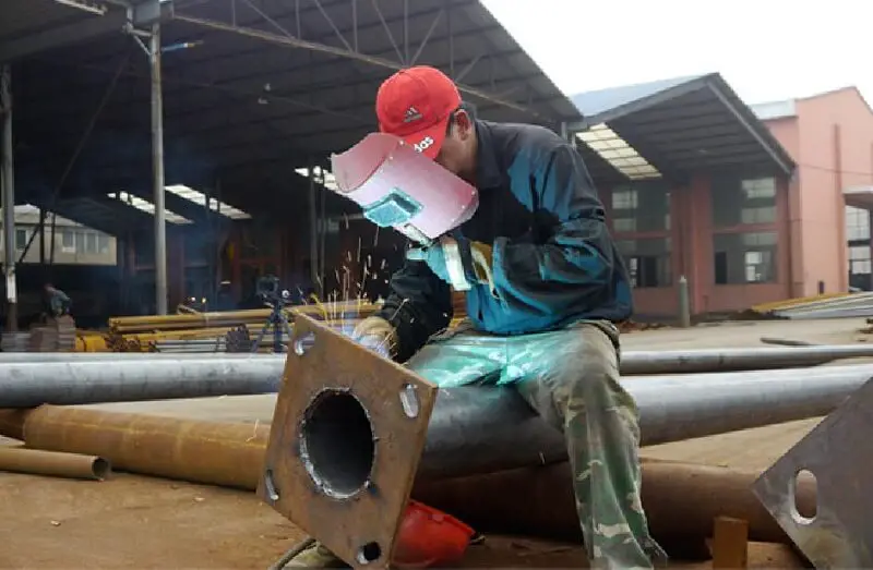 Welding bottom flange & rib plate