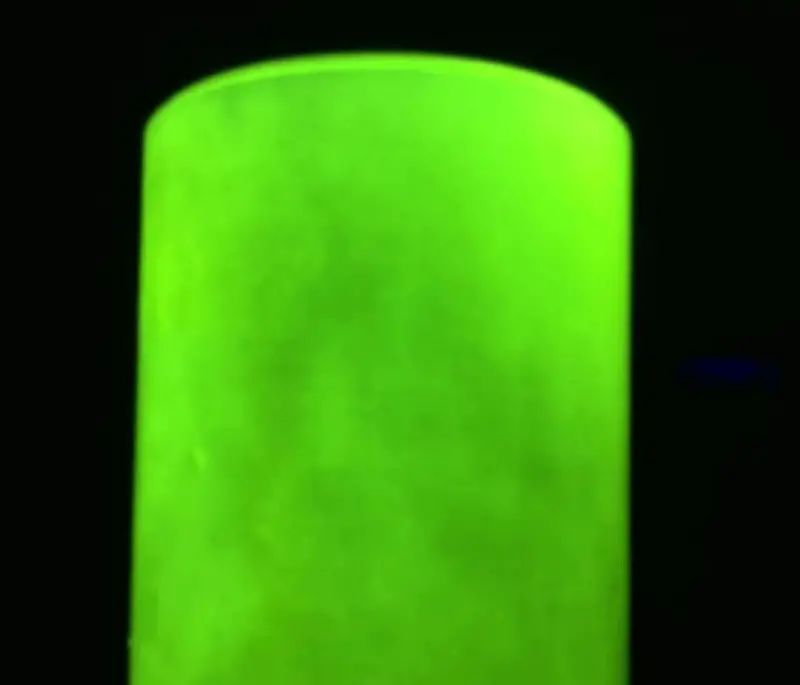 Effect of fluorescent coating on the surface of parts