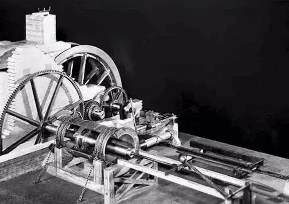 water-wheel-driven cylinder boring machine