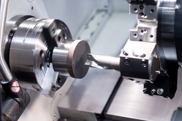 Classificazione in base al tipo di tecnologia di lavorazione e all'uso della macchina utensile