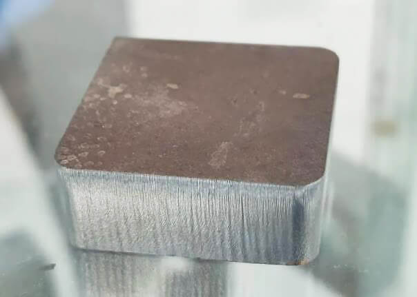2KW laser - positieve focus 15mm koolstofstaal snijden met zuurstof