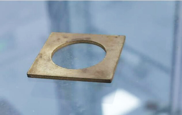 2KW laser - zero focus snijden van 1mm messing met stikstof