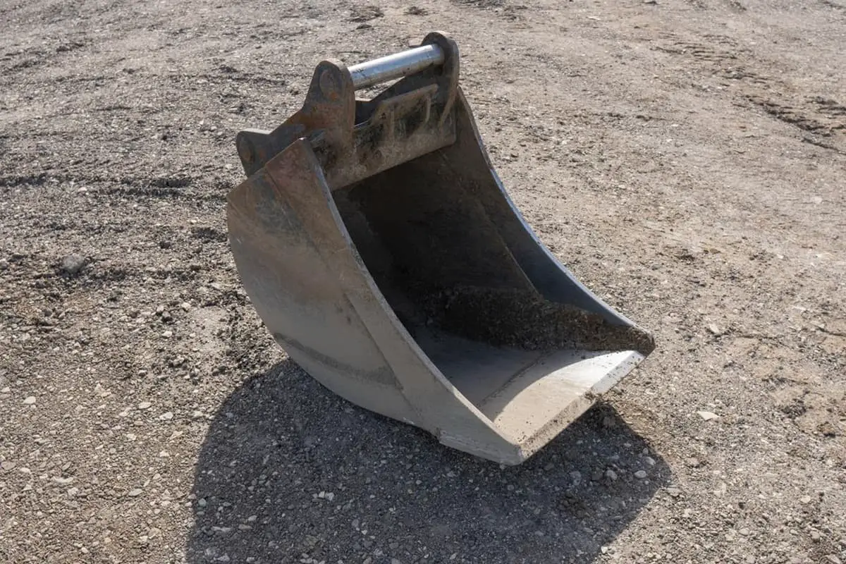 Guide to Scrap Reduction in Excavator Bucket Cutting Edges